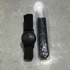 Orange Theory OTBeat arm heart rate monitor with extra strap